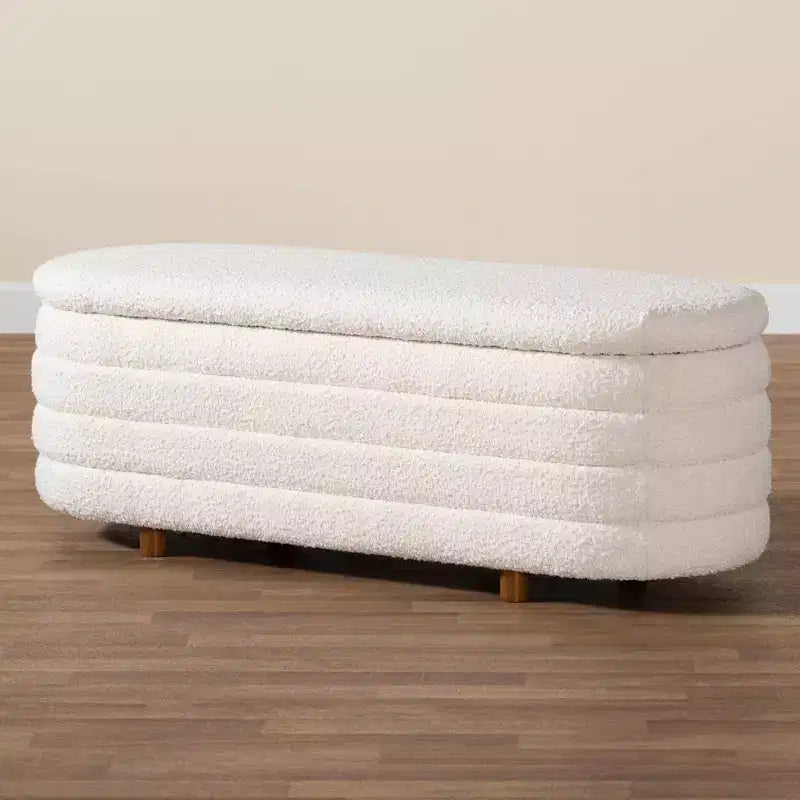 Banc de rangement relevable d'inspiration Japandi, assise en tissu crème, structure en bois brun noyer