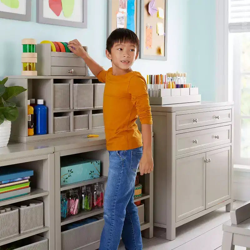Meuble de rangement double ouvert pour enfants : organisateur de fournitures d'art et d'artisanat en bois pour enfants avec bacs de rangement en tissu