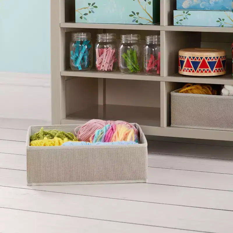 Meuble de rangement double ouvert pour enfants : organisateur de fournitures d'art et d'artisanat en bois pour enfants avec bacs de rangement en tissu